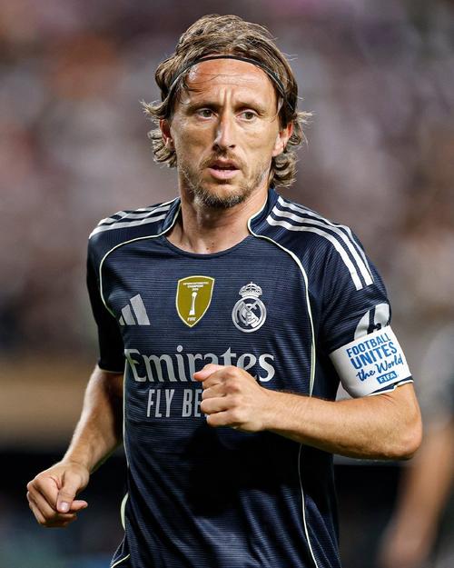 厌倦了氪金手游，他凭“过时”像素武侠获持续好评，手游上线即霸榜第一